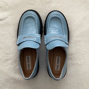 Steve Madden Blue Crocodile Platform Loafer, size 7 women’s.